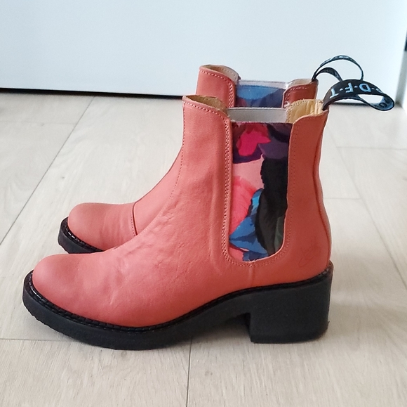 John Fluevog Shoes - John Fluevog Pink Heeled Leather Chelsea Boot
